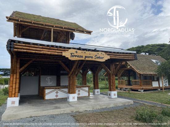 terraza para soñar loconsigues.online Grampines de guadua: la solución sostenible para tus construcciones. Personaliza tu diseño modular o pre fabricado y obtén un producto único.