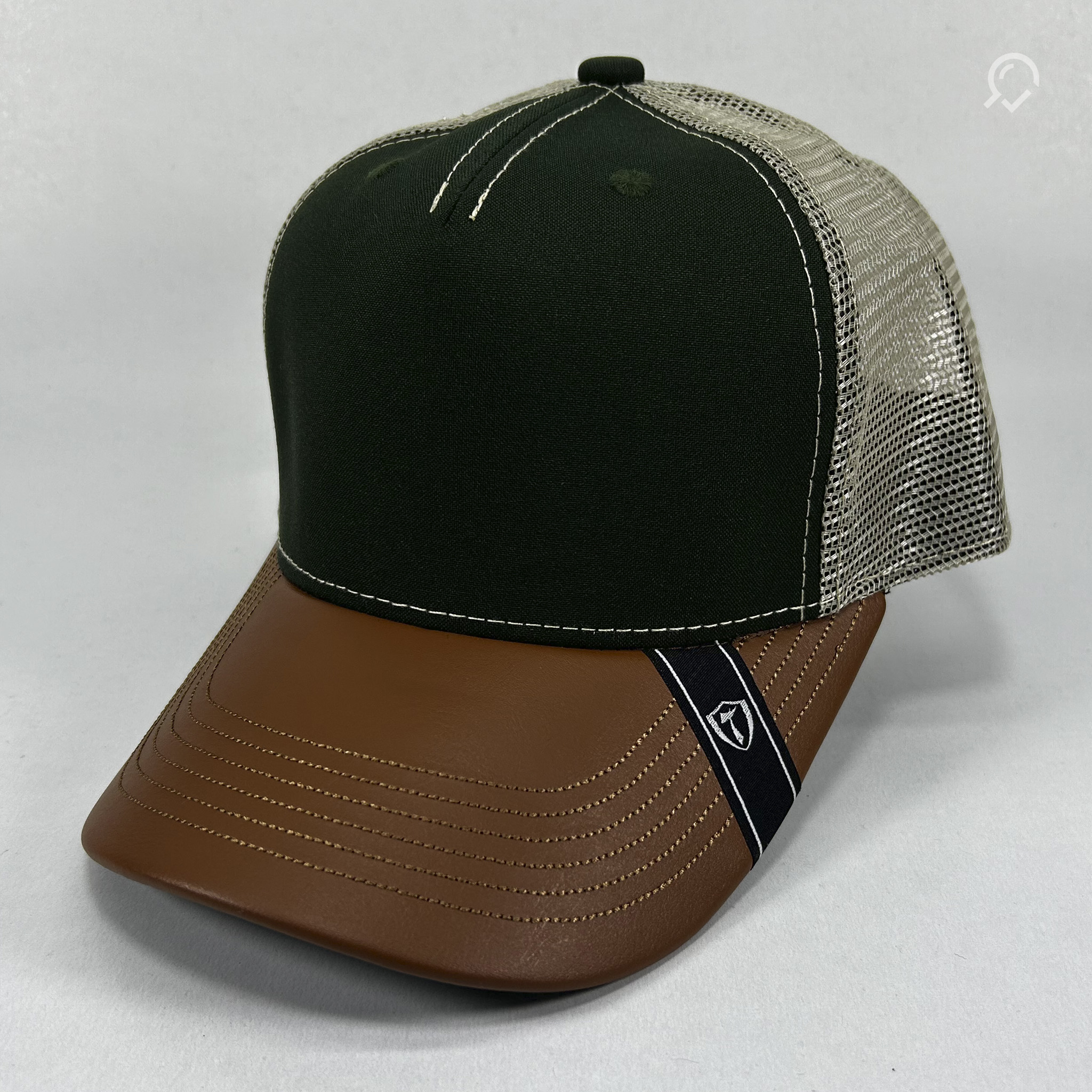 Gorra Calidad Premium, visera curva, malla Plástica LCOGCT018